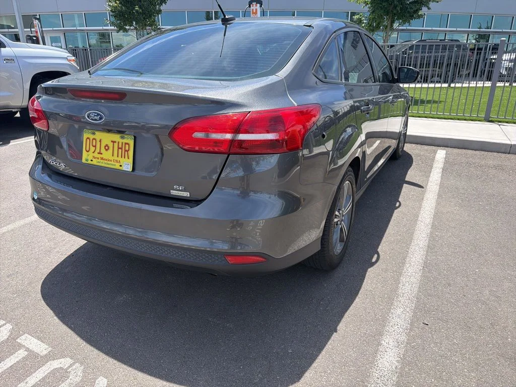 Used 2016 Gray Ford SE image 3