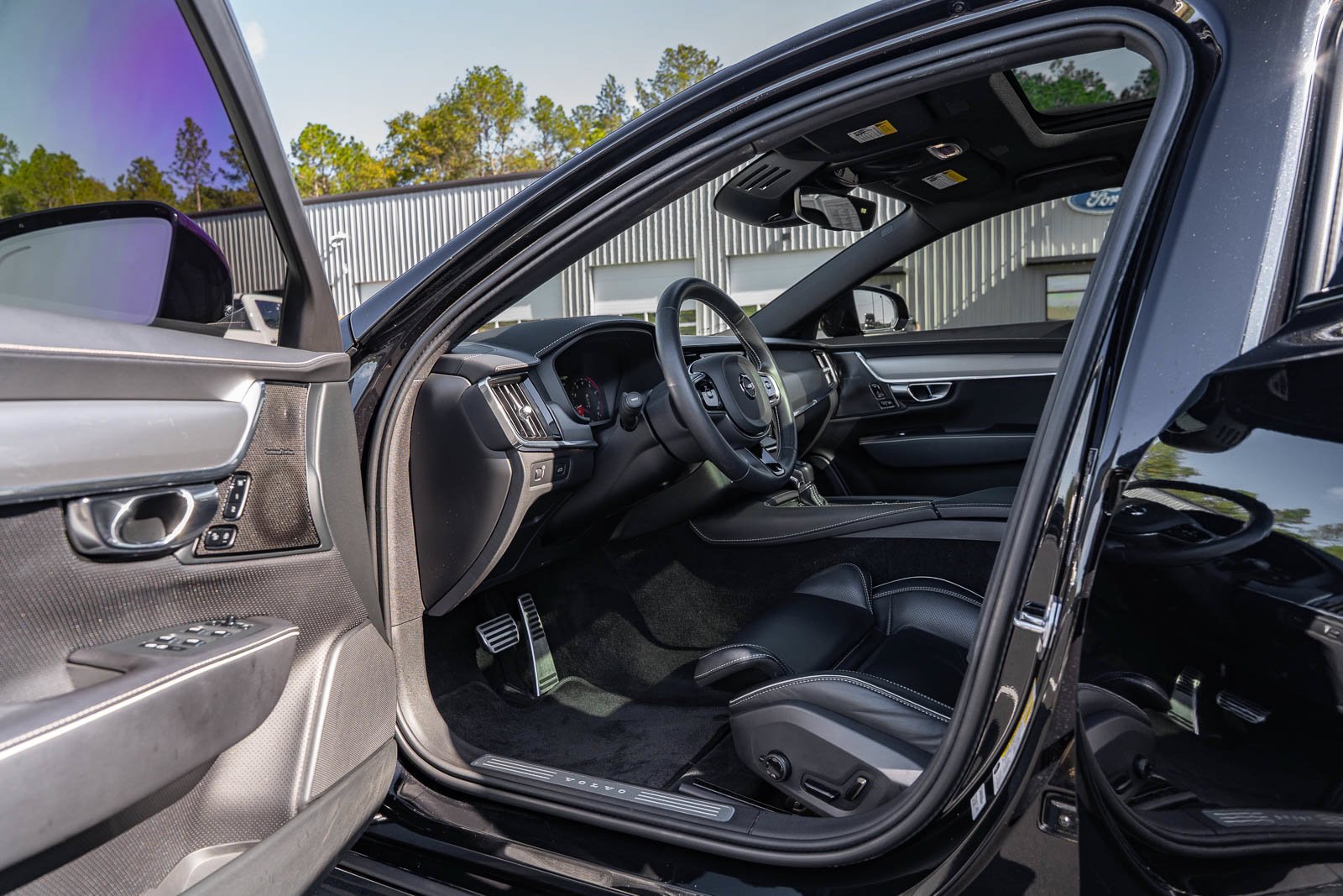 Certified Used 2021 Black Volvo T6 R-Design image 21