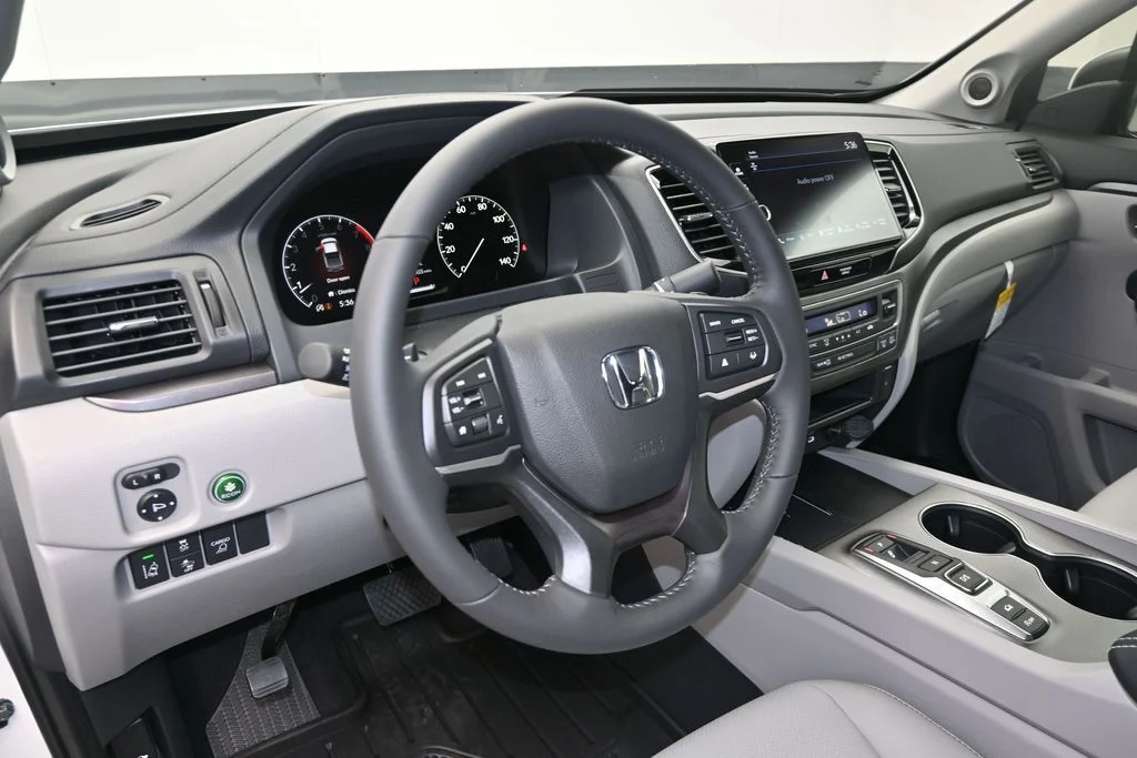 New 2026 Platinum White Pearl Honda RTL image 16