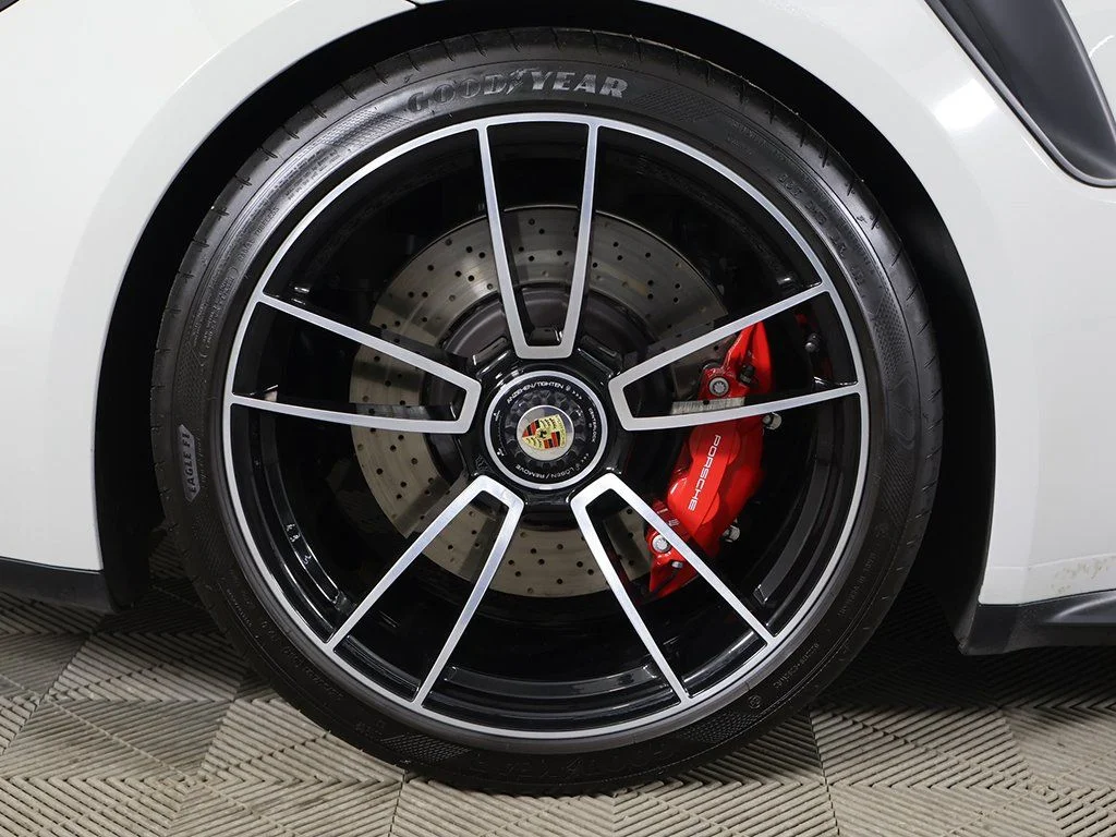 Used 2023 Chalk Porsche Turbo image 23