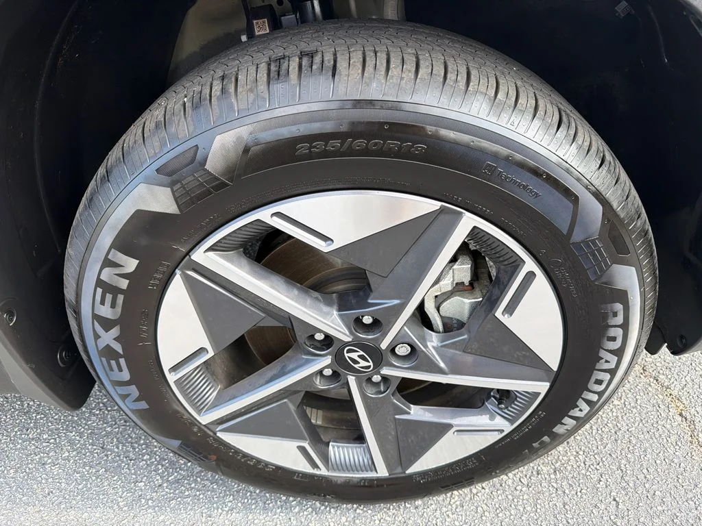 Used 2025 Gray Hyundai SEL Convenience image 12