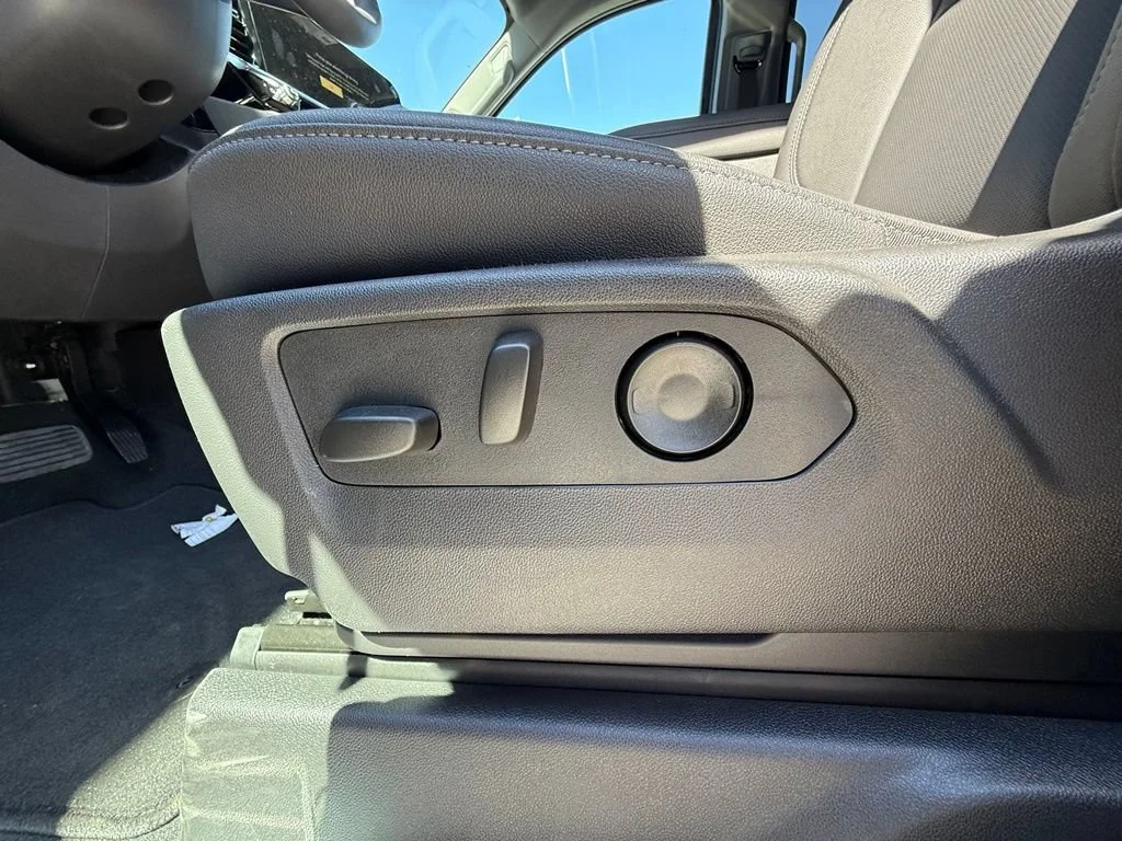 New 2026 Summit White GMC SLT image 36