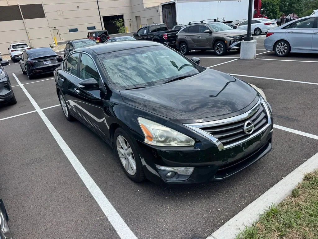 Used 2015 Black Nissan 2.5 SL image 7