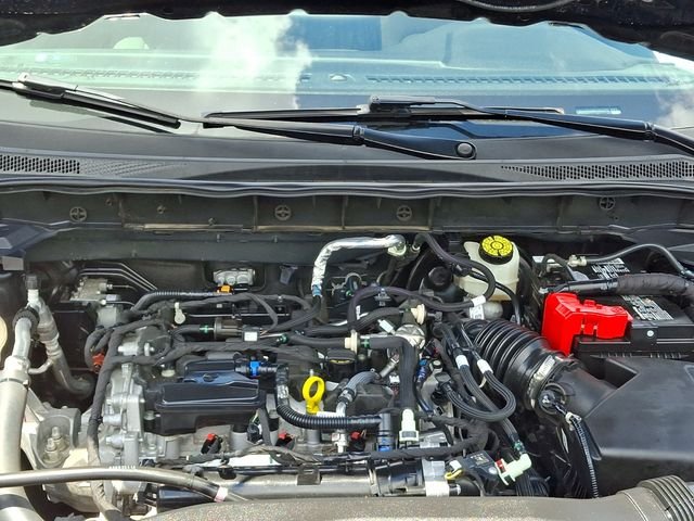Used 2022 Black Ford SE image 29