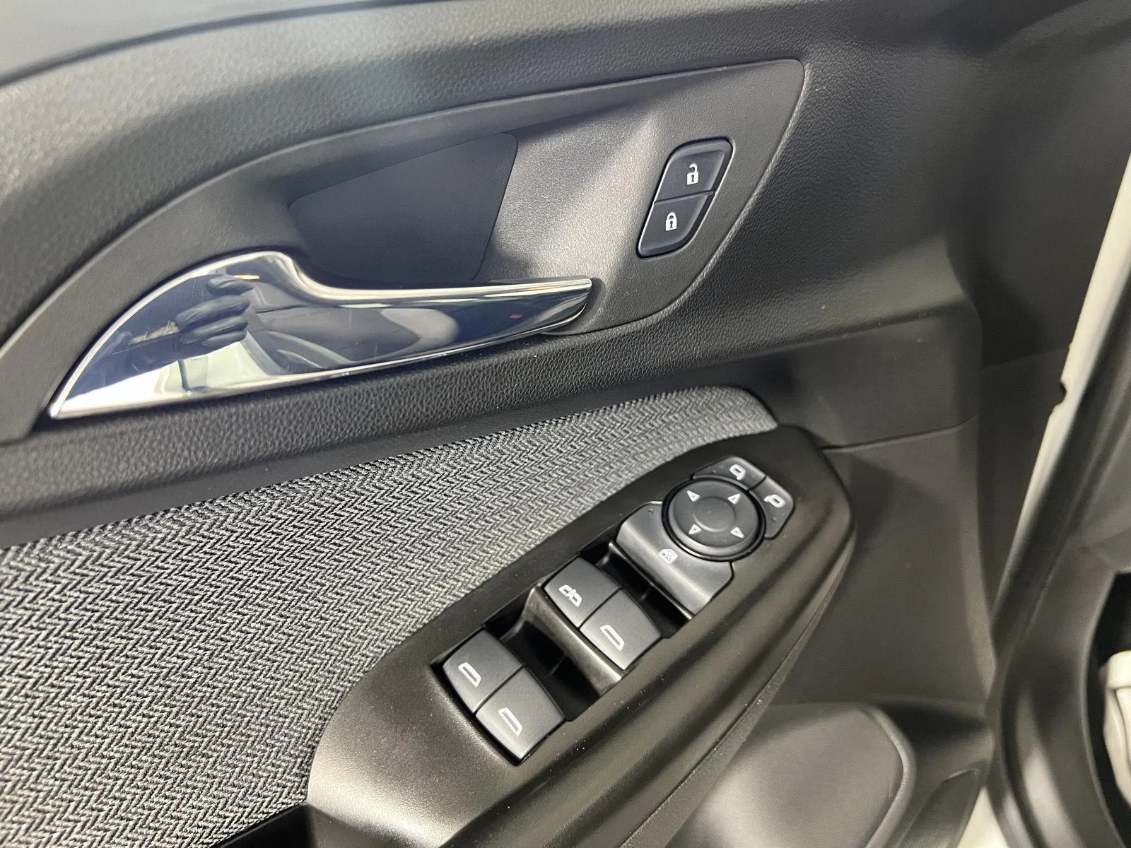 Used 2023 Summit White Chevrolet LT image 12