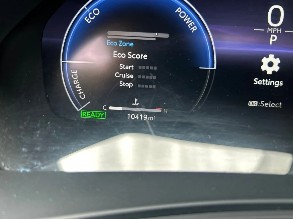 Certified Used 2025  Toyota MAX Platinum image 10