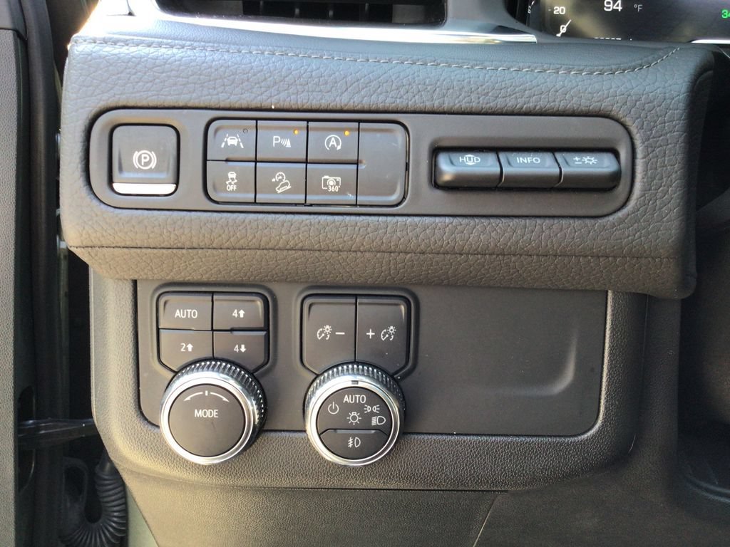 2024 GMC Yukon Denali - Photo 26