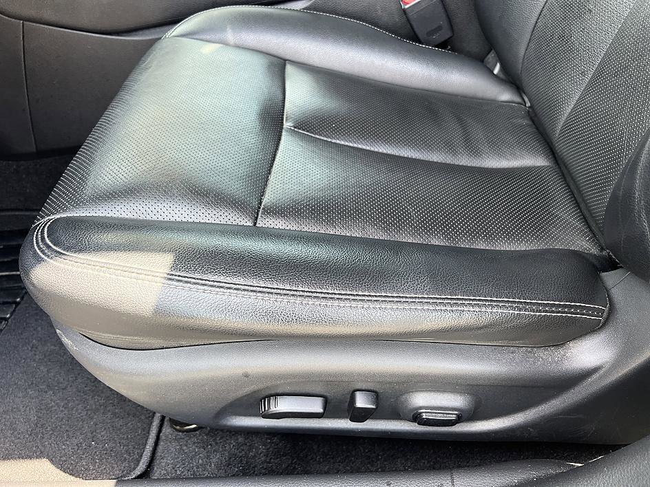 Used 2018 Super Black Nissan 2.5 SL image 21