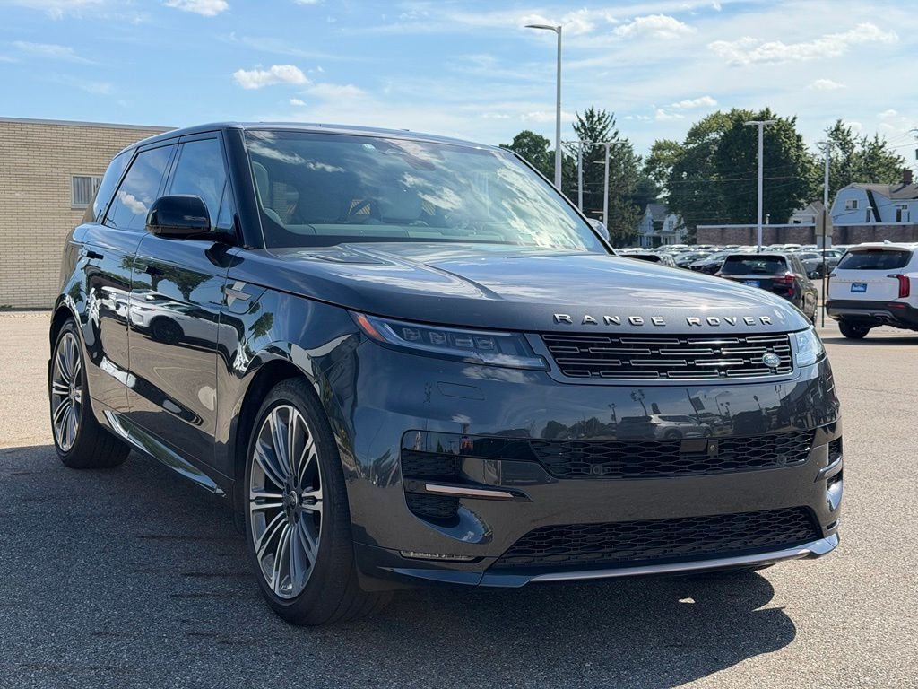 Used 2024 Gray Land Rover Dynamic SE image 7