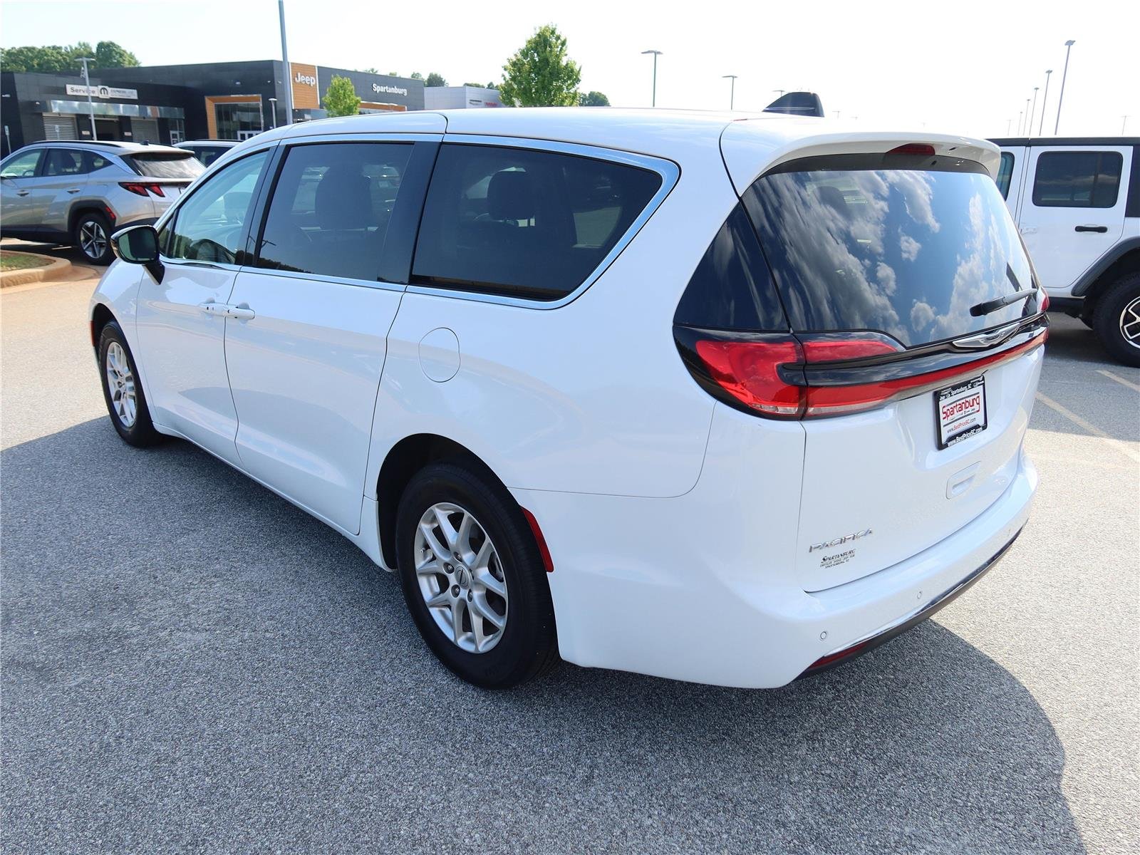 Used 2024 Bright White Clearcoat Chrysler Touring L image 4
