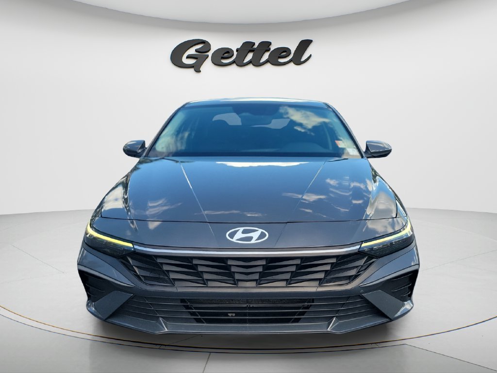 Used 2024 Gray Hyundai SEL image 2