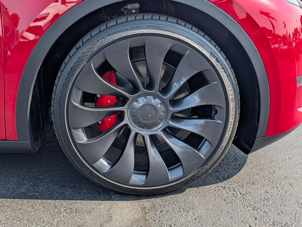 Used 2023  Tesla Performance image 8