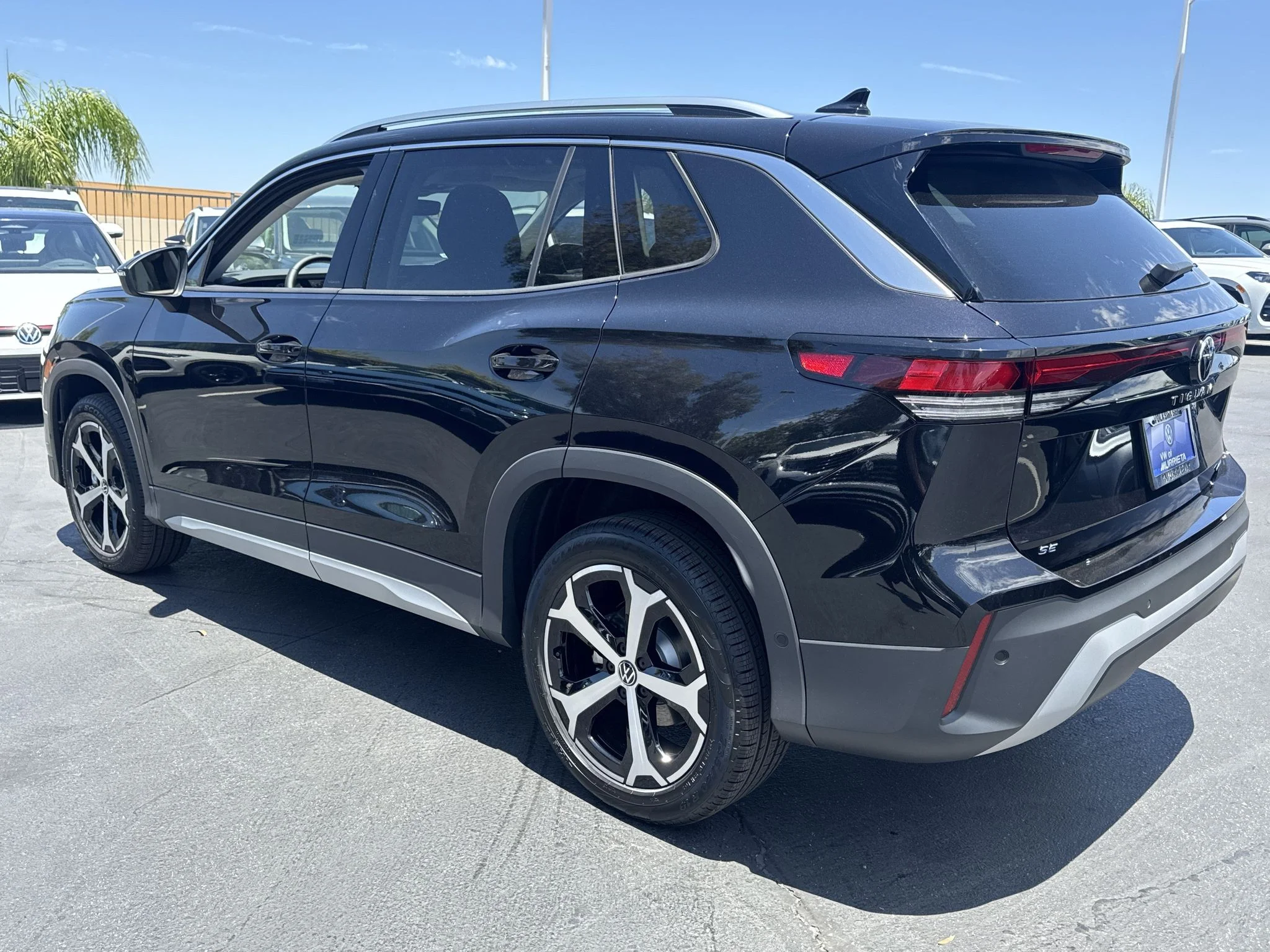 New 2026 Deep Black Pearl Volkswagen SE image 5