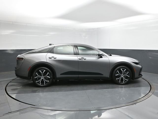Used 2025  Toyota XLE image 10