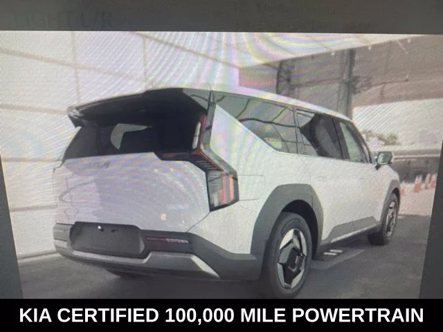 Used 2026 White Kia Light Long Range image 1