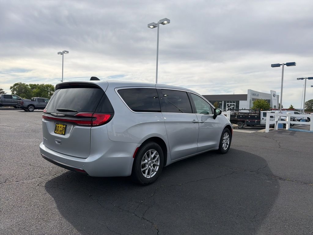 Used 2024 Silver Chrysler Touring L image 21