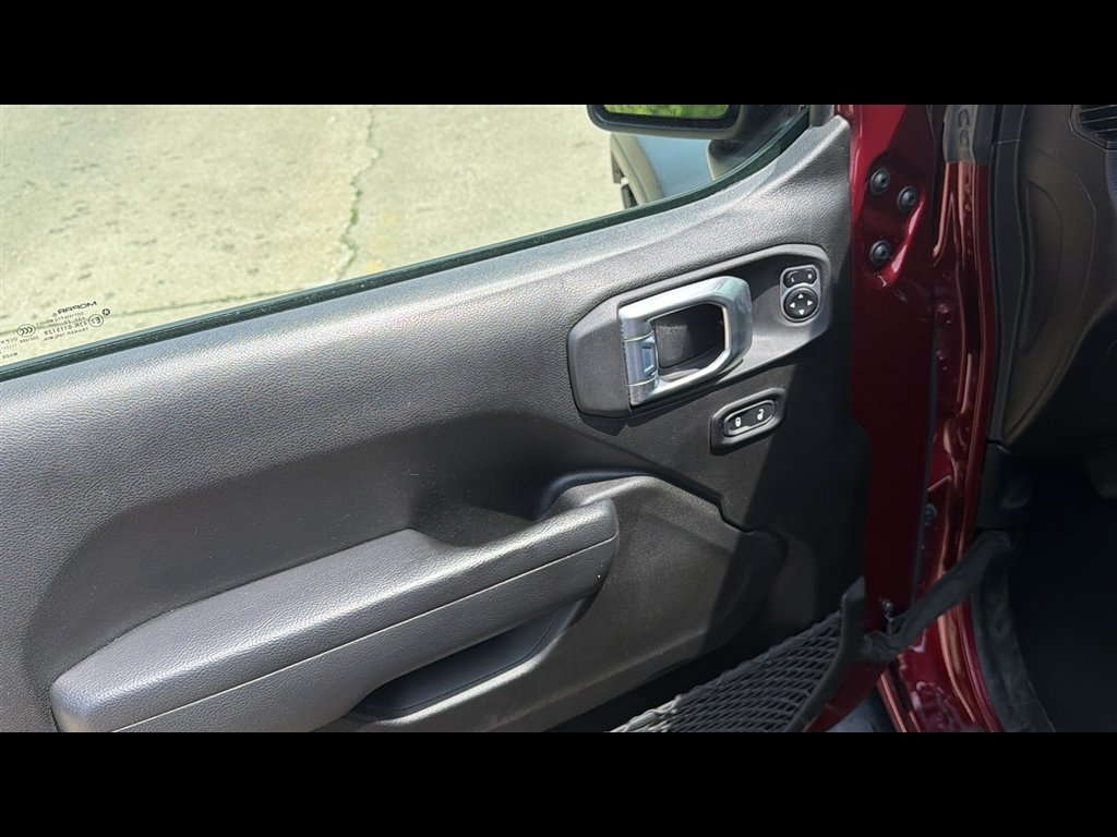 Used 2022  Jeep Unlimited Sport image 7