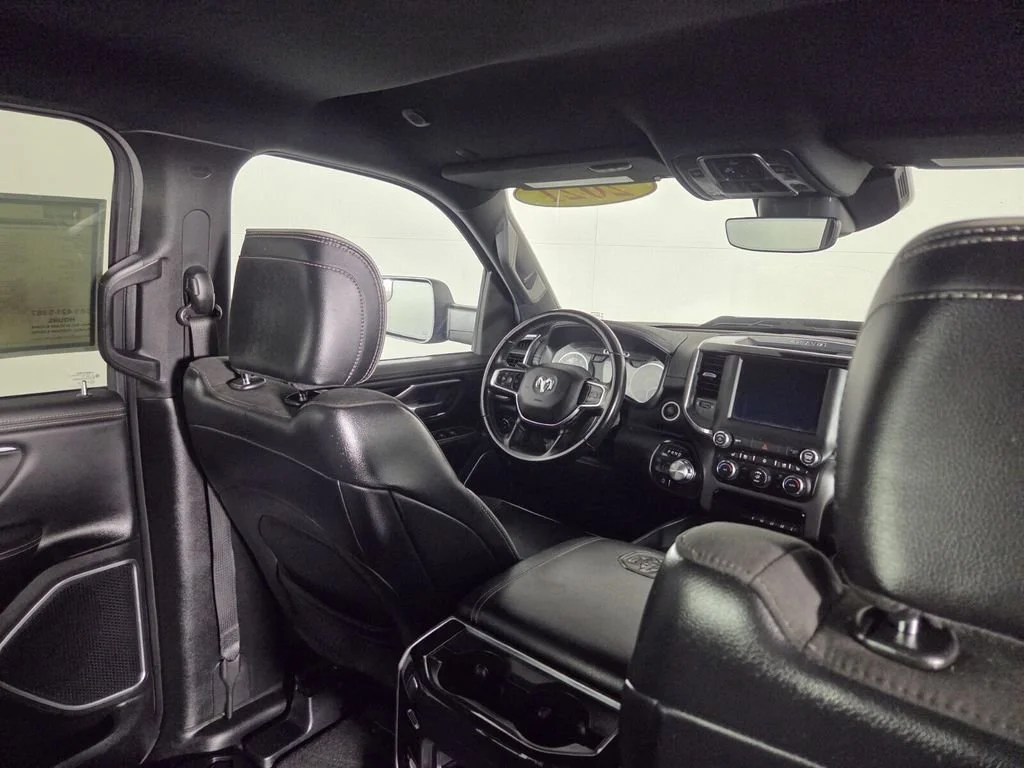 Used 2021 Diamond Black Crystal Pearlcoat Ram Laramie image 31