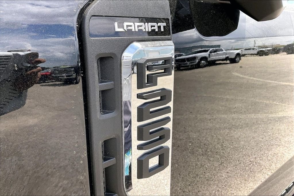New 2026 Ford Super Duty F-250 Lariat 4D Crew Cab