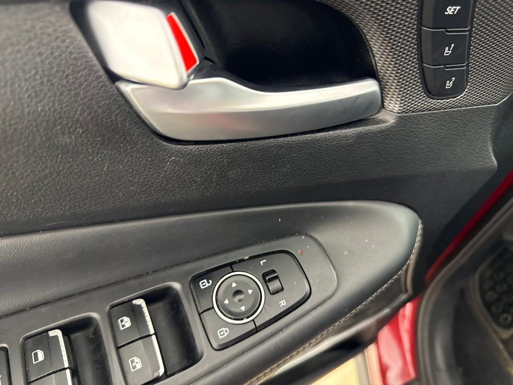 Used 2019 Red Hyundai Ultimate image 14