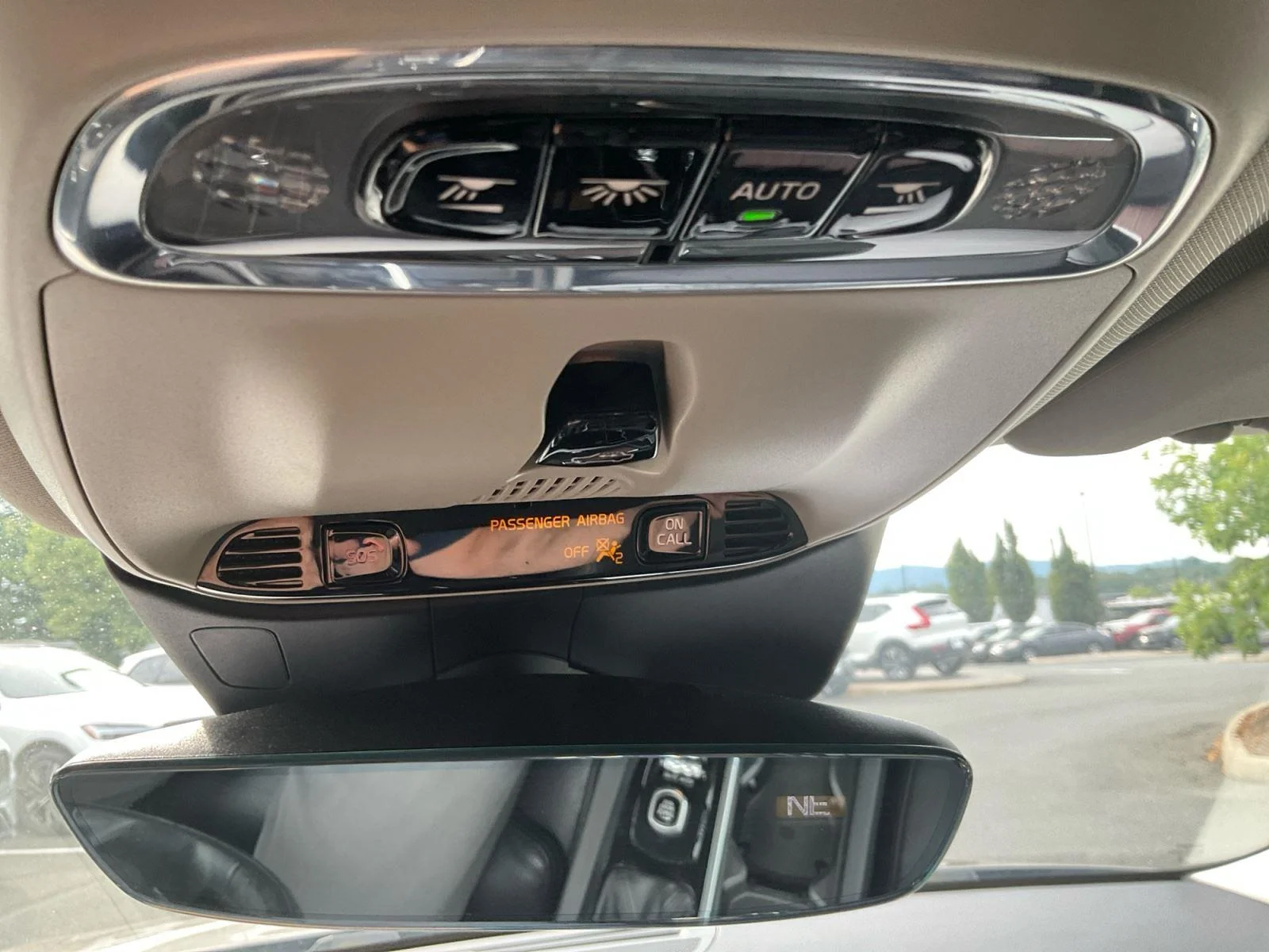 Used 2019 Pebble Grey Metallic Volvo Inscription image 27