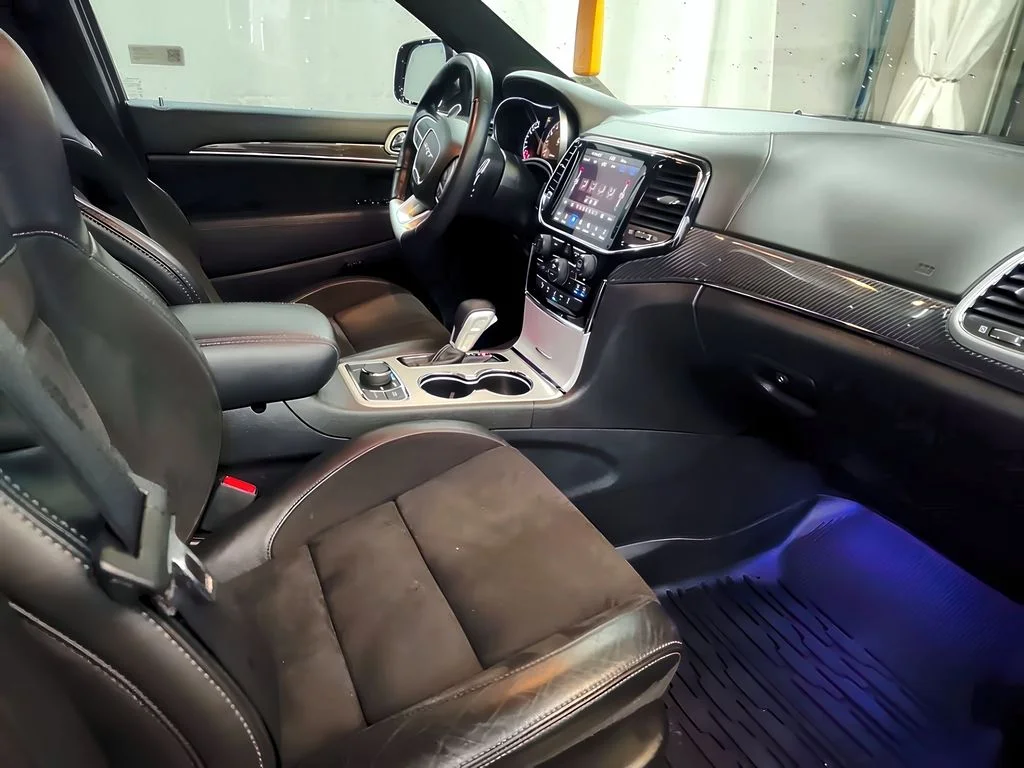 Used 2019 Billet Metallic Jeep SRT image 11