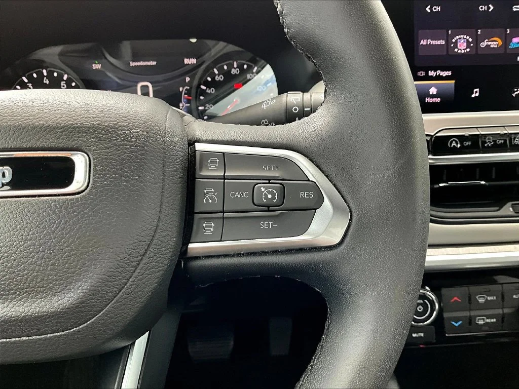 2025 Jeep Compass Limited - Photo 16