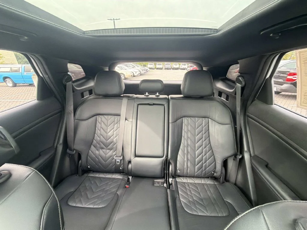 Used 2023 White Kia X-Pro Prestige image 25
