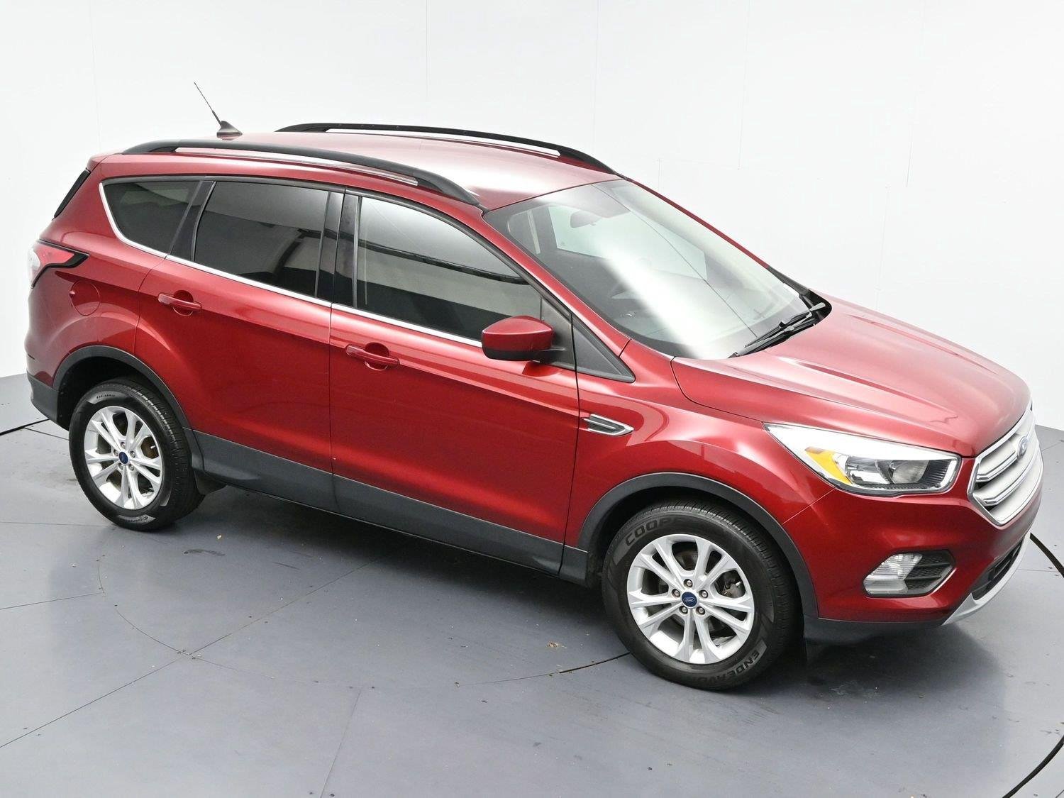 Used 2018 Ruby Red Metallic Tinted Clearcoat Ford SE image 33
