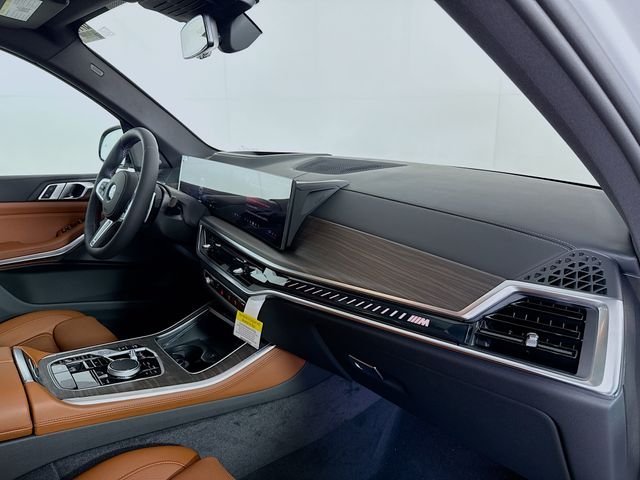 Used 2026 White BMW M60i image 31