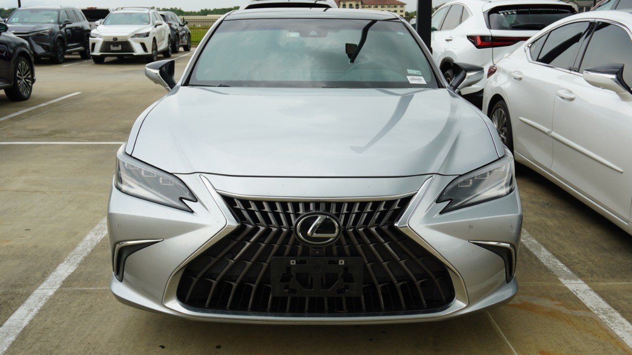 Certified Used 2022 Silver Lexus ES 350 Ultra Luxury image 2