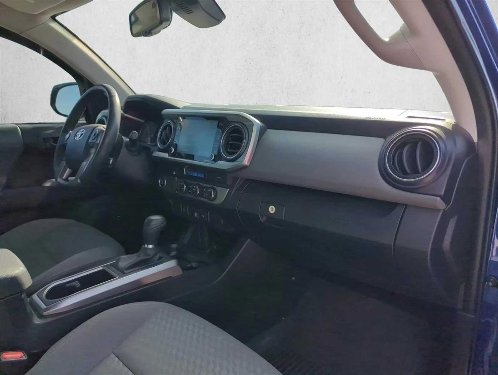 Used 2023 Blue Crush Metallic Toyota SR5 image 27
