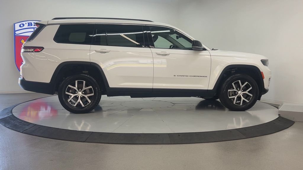 Used 2023 Bright White Clearcoat Jeep Limited image 4