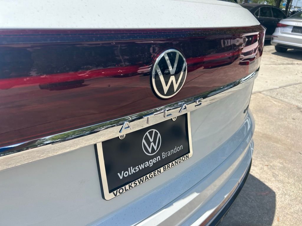 New 2026 White/off-white Volkswagen 2.0T SEL Premium R-Line image 31
