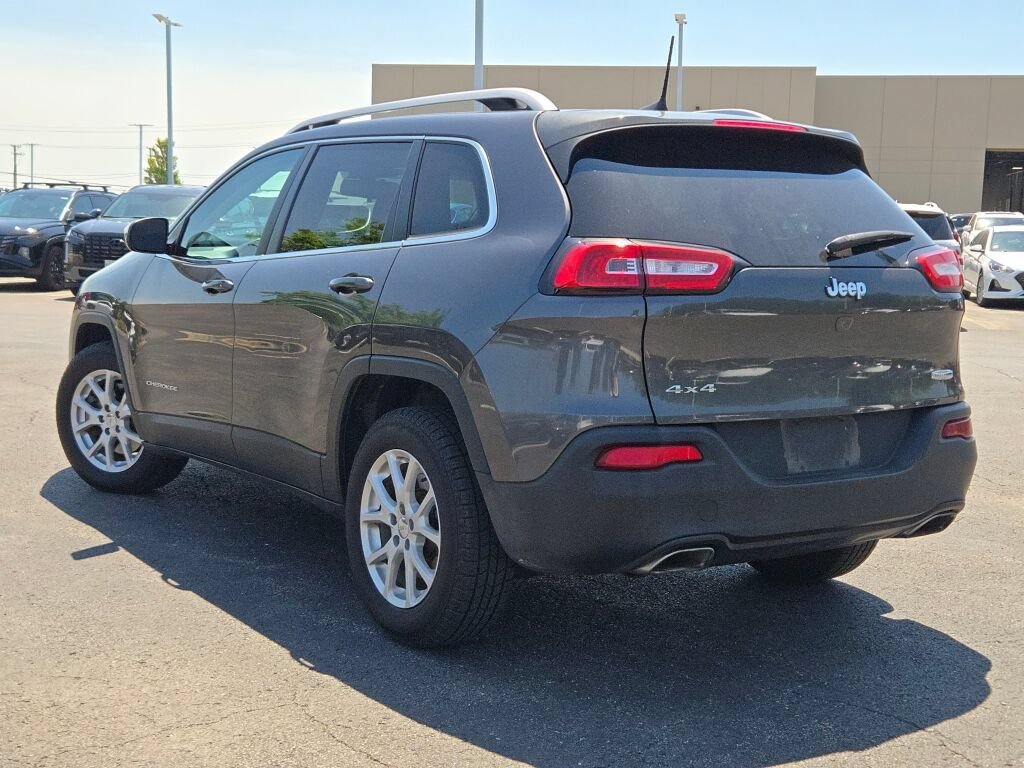 Used 2016 Gray Jeep Latitude image 14