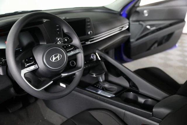 2025 Hyundai Elantra Blue - Photo 47