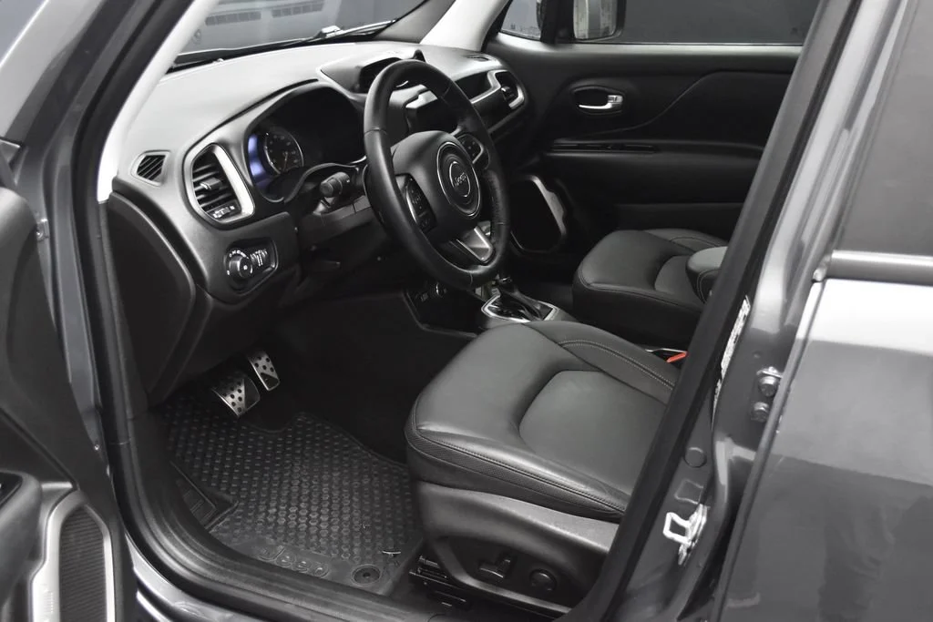 Used 2022 Graphite Gray Jeep Limited image 7