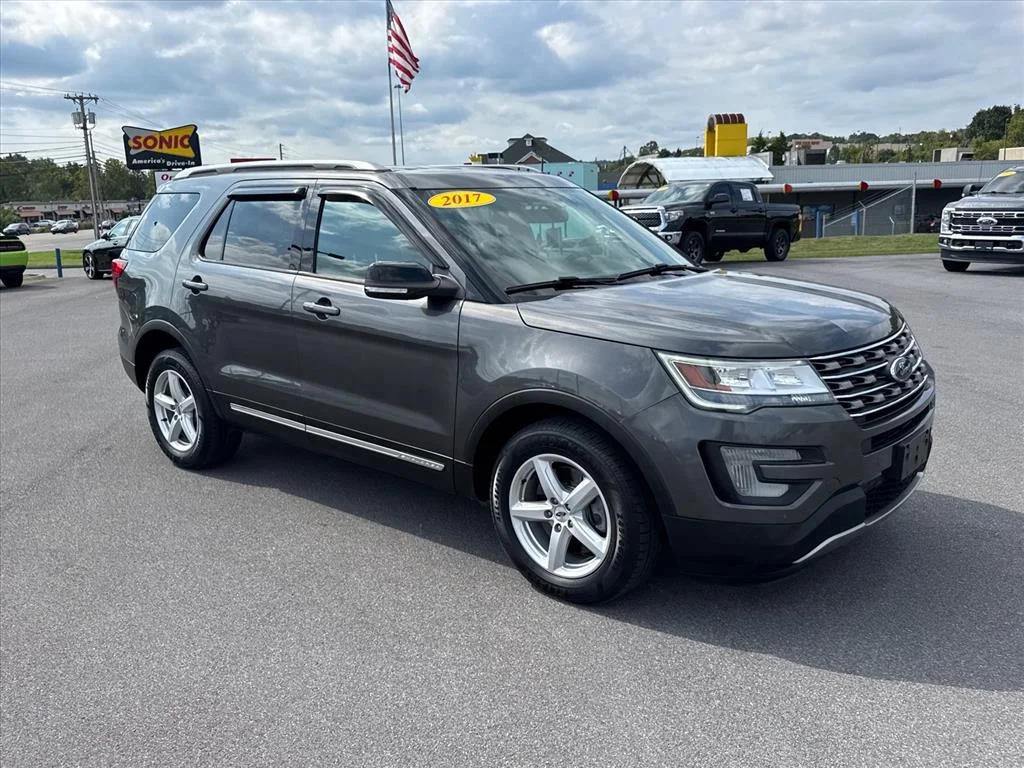 Used 2017 Magnetic J7 Ford XLT image 7