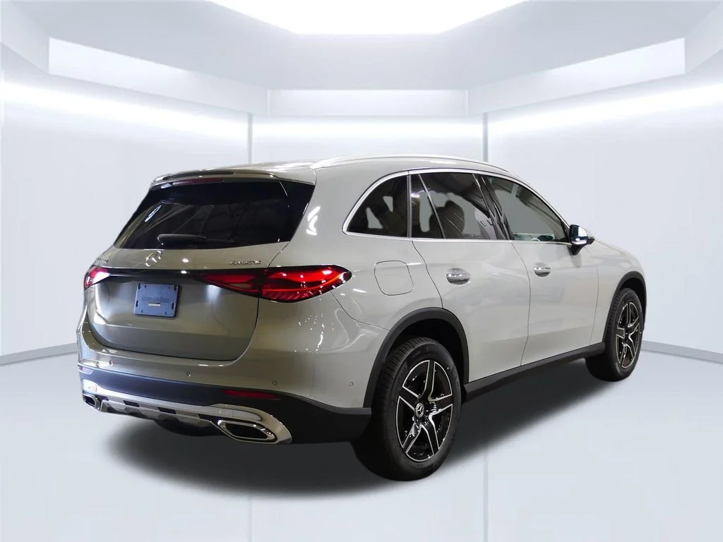 Certified Used 2026 MANUFAKTUR Alpine Grey Mercedes-Benz GLC 300 image 5