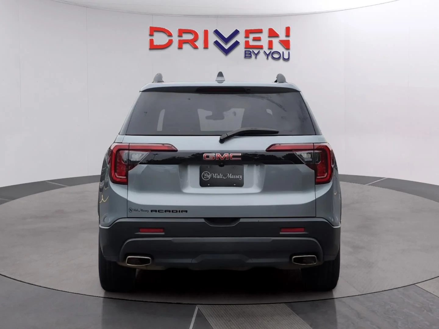 Used 2023 Sterling Metallic GMC SLE image 4