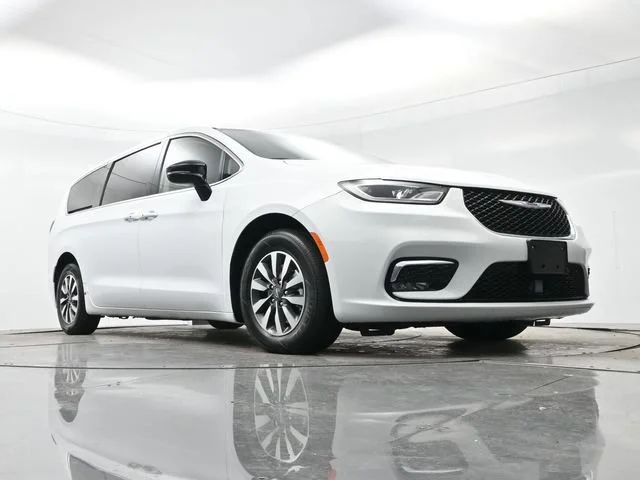Used 2024 Bright White Clea Chrysler Hybrid Select image 24