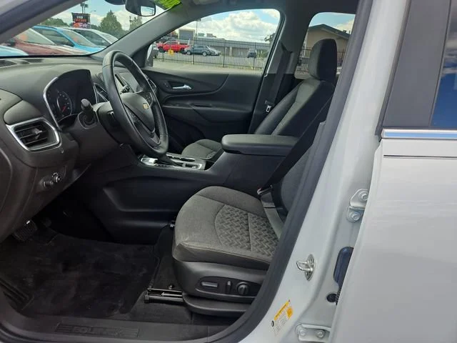 Used 2024 Summit White Chevrolet LT image 9
