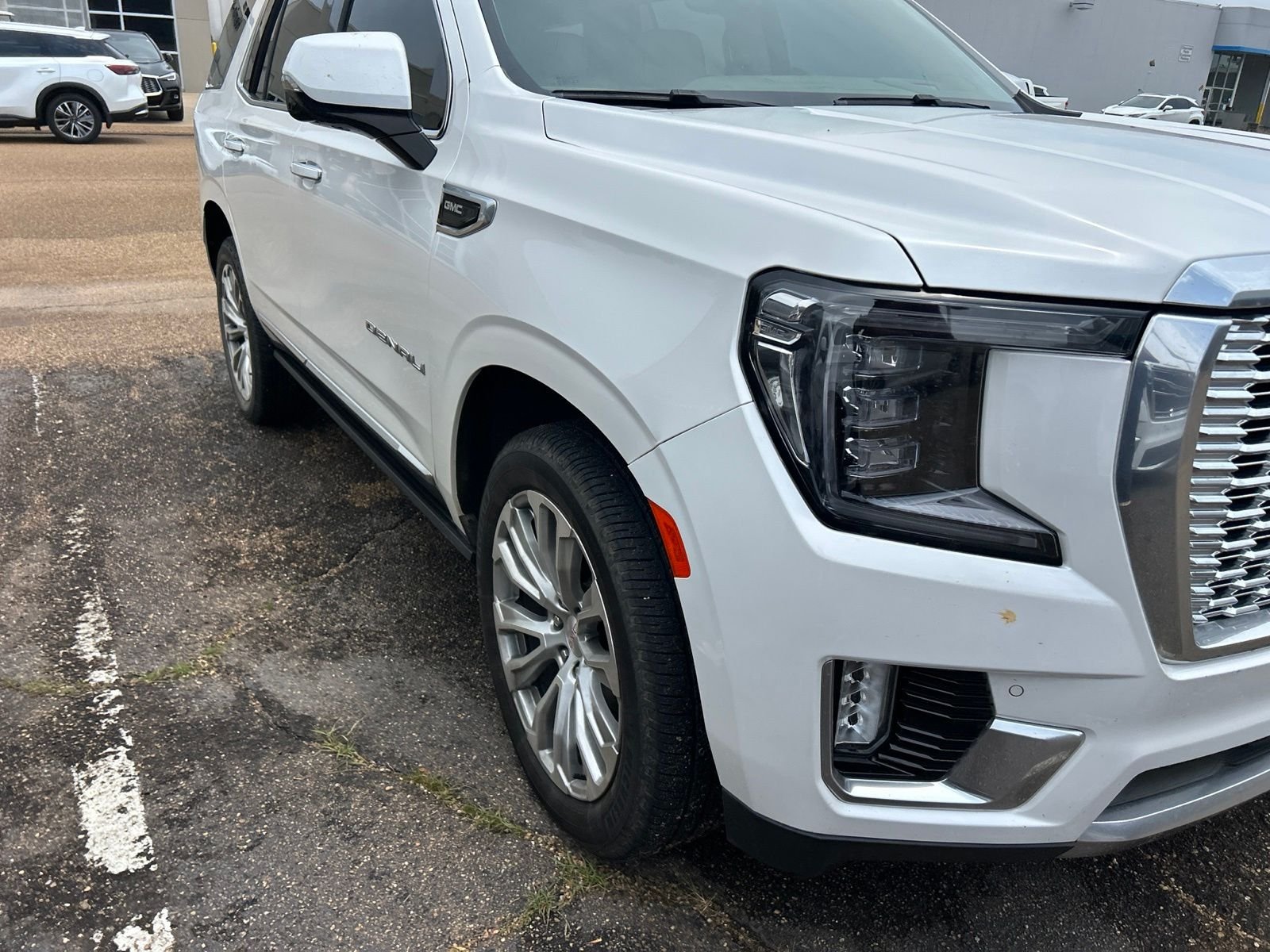 Used 2022 White GMC Denali image 11