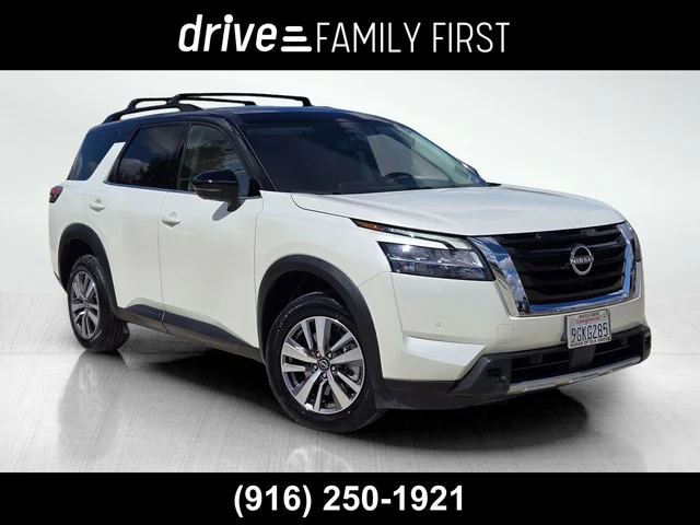 2023 Nissan Pathfinder SL