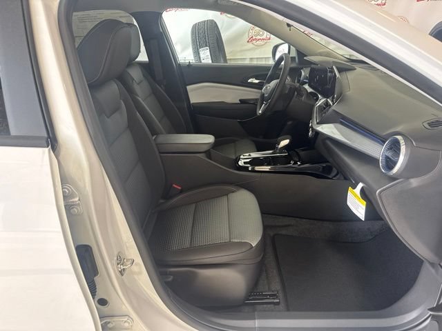 2026 Chevrolet Trax LT - Photo 27