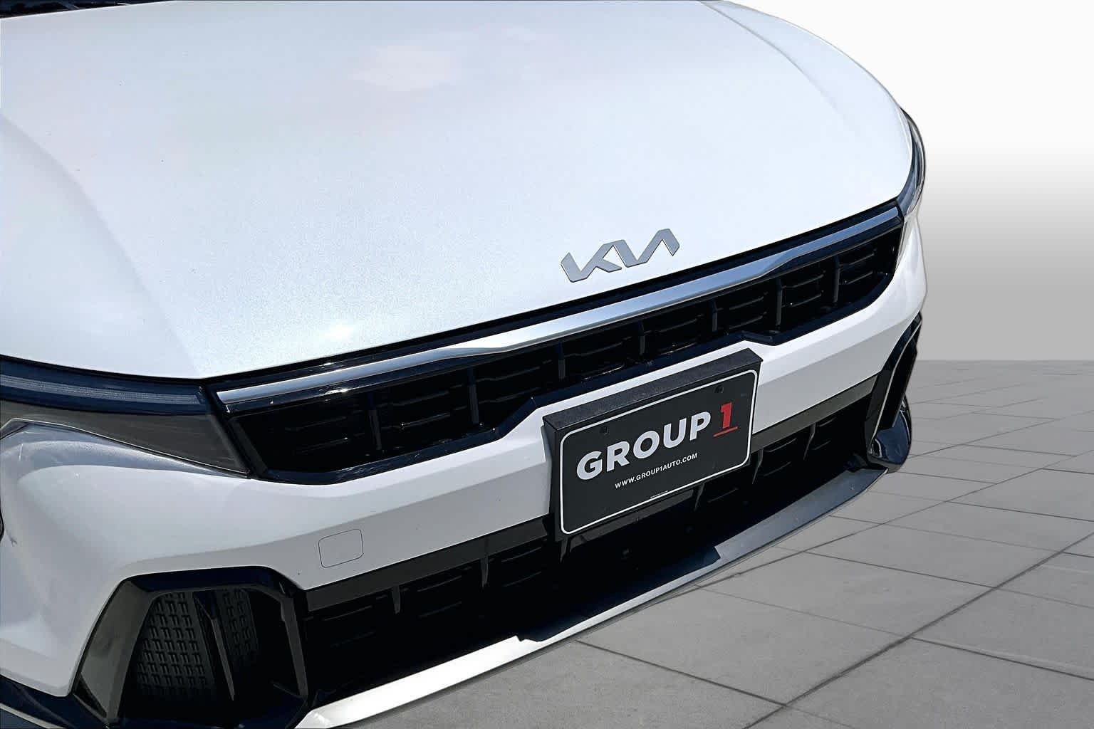 Used 2025 Snow White Pearl Kia GT-Line image 29