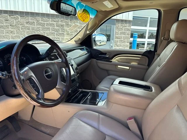 Used 2014 White Diamond Tricoat GMC Denali image 18