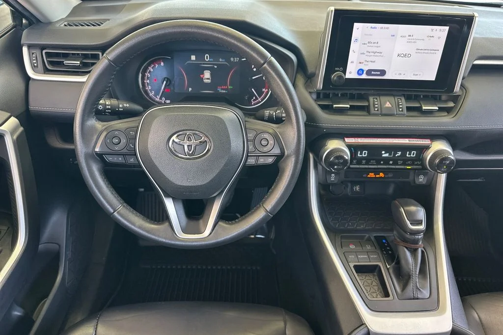 2025 Toyota RAV4 XLE Premium - Photo 16