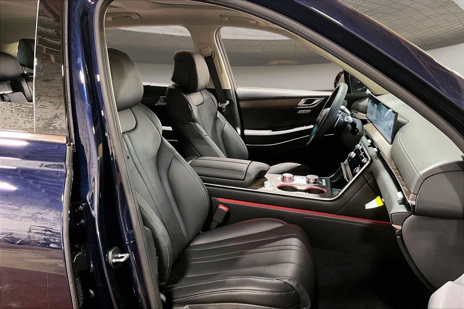New 2026 Capri Blue Genesis 2.5T SELECT image 12