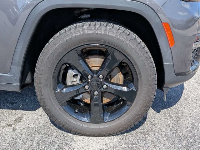 Used 2022 Gray Jeep Limited image 10
